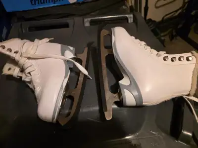 kid size 1 skate, View more