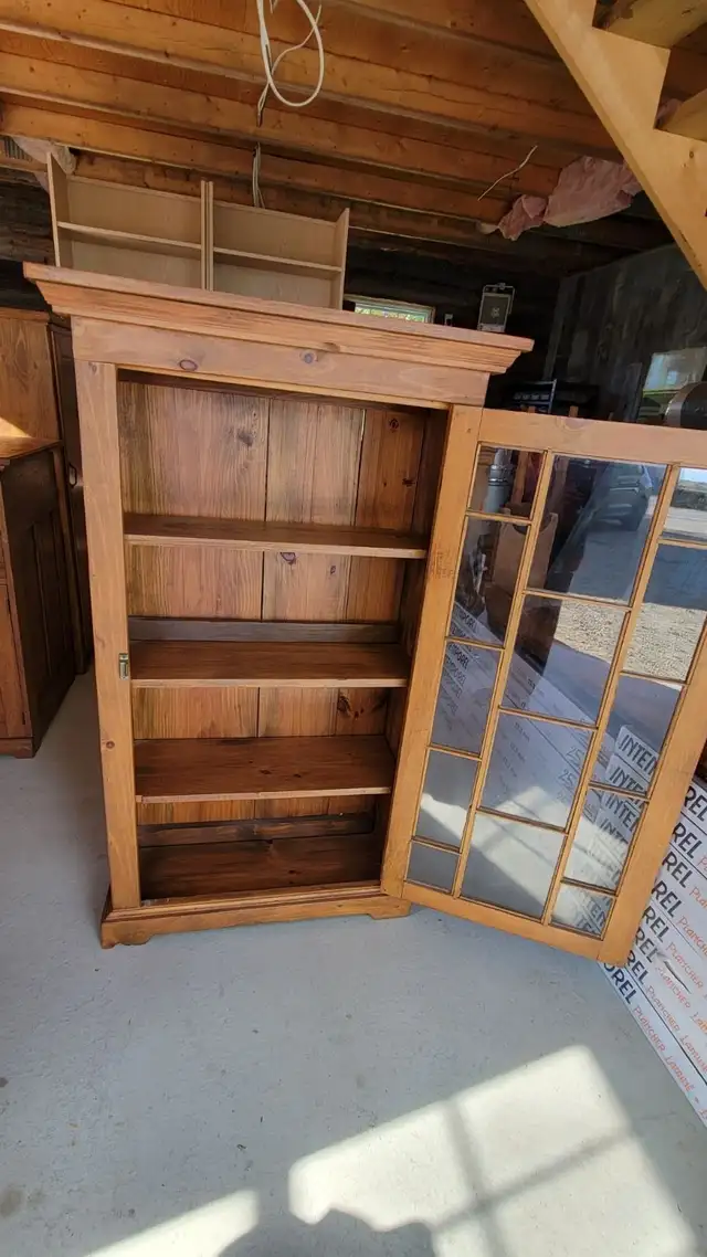 3 armoires antique en pin in Dressers & Wardrobes in Lanaudière - Image 6