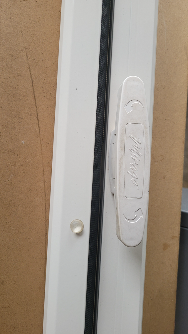 Mirage Retractable Screen Door in Windows, Doors & Trim in Moncton - Image 8