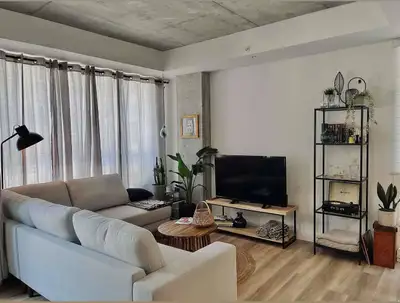 TOUT-INCLUS Maison de ville 4 1/2 sur 2 étages + salle d'eau