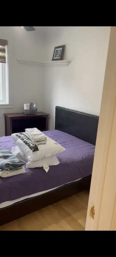 Chambre propre et lumineuse dans logement calme. Idéal pour personne tranquille et respectueuse. Wi-...