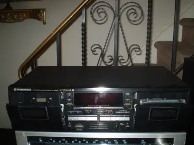 PIONEER DUAL STEREO CASSETTE PLAYER Model CT-W404R Black ( 1995 ) Auto Reverse / 3 Head / Rewind / P...