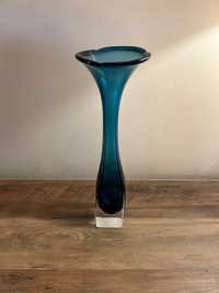 Vase en verre // blue art glass vase