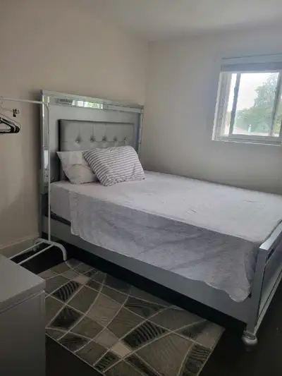 Master Bedroom For Rent
