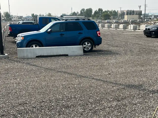 Auto  trailer storage63838167518721122