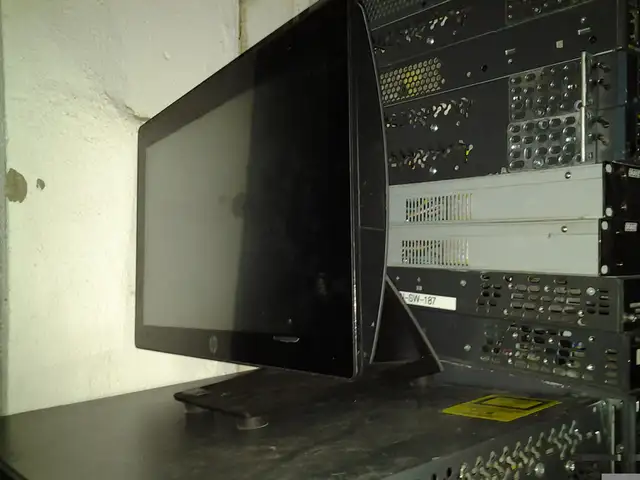 Samsung 46inch 2500nit 120Hz Outdoor LCD Display - LTI460HF01 di in Other in City of Montréal - Image 6