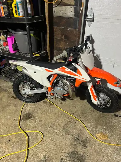 looking to sell my boys 50cc junior edition, same engine as the senior but shorter seat hieght , per...