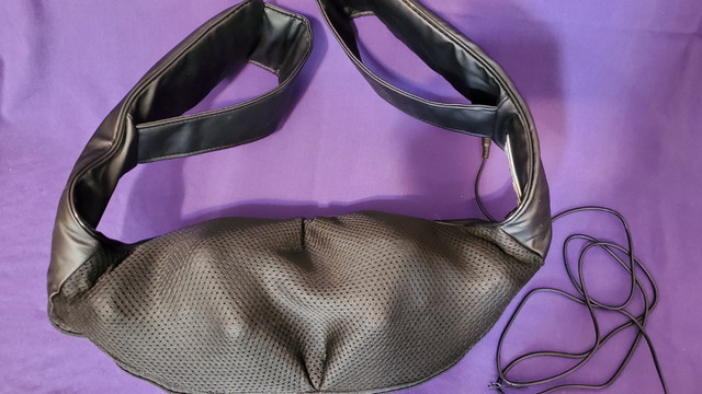 Aerlang Shiatsu Neck Massager in Health & Special Needs in Red Deer - Image 2