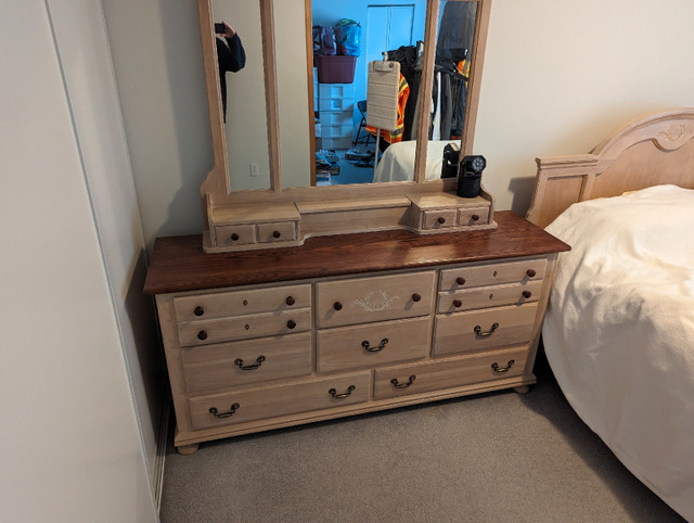 Solid Oak Dresser Mirror (Made in Canada) in Dressers & Wardrobes in Edmonton