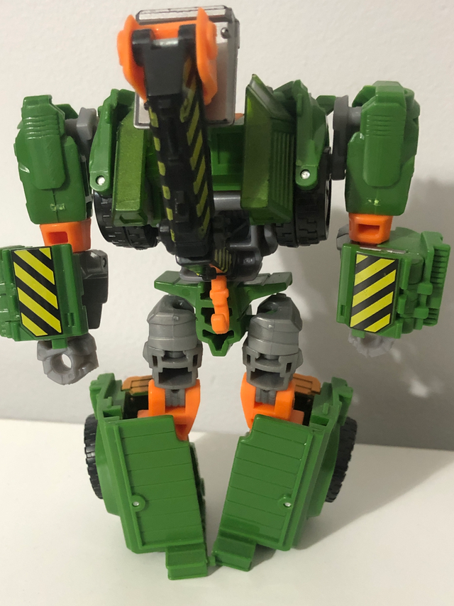 Transformers Generations Thrilling 30 Hoist $15 in Toys & Games in Kitchener / Waterloo - Image 3