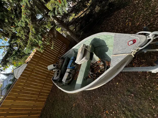 Aluminum fishing boat in Fishing, Camping & Outdoors in Portage la Prairie - Image 4