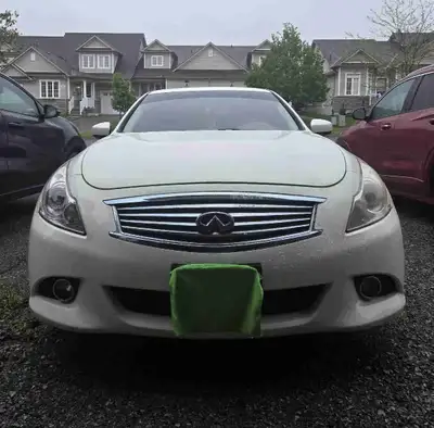 Selling my 2010 G37, have had the car for 3 years and looking to upgrade, car is fully loaded, sunro...