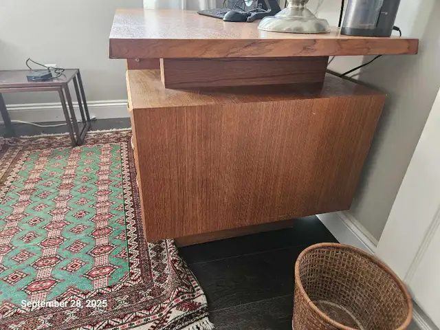 Vintage Teak Vaneered Desk in Desks in Sarnia - Image 3