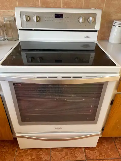 Cuisiniere Whirlpool Electric Range, View more