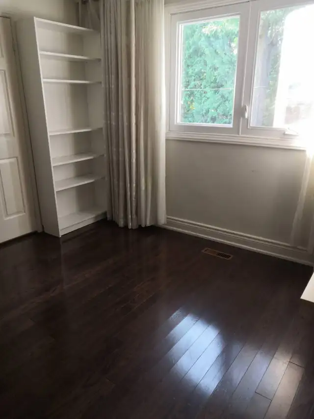 Room for Rent62865716341889121