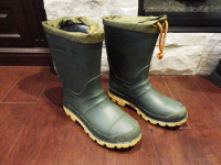 Men's Size 5 Kamik Waterproof Winter Fall Snow Boots w/ Liners
