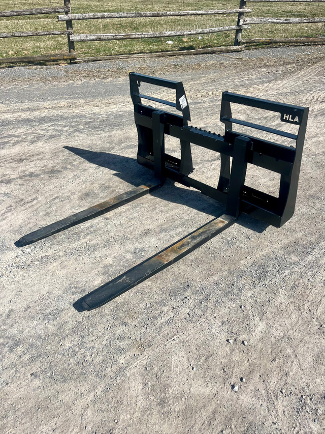 New HLA Pallet Forks in Farming Equipment in Napanee - Image 3