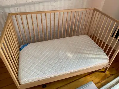 Bassinette/lit pour bébé/enfant IKEA et matelas, View more