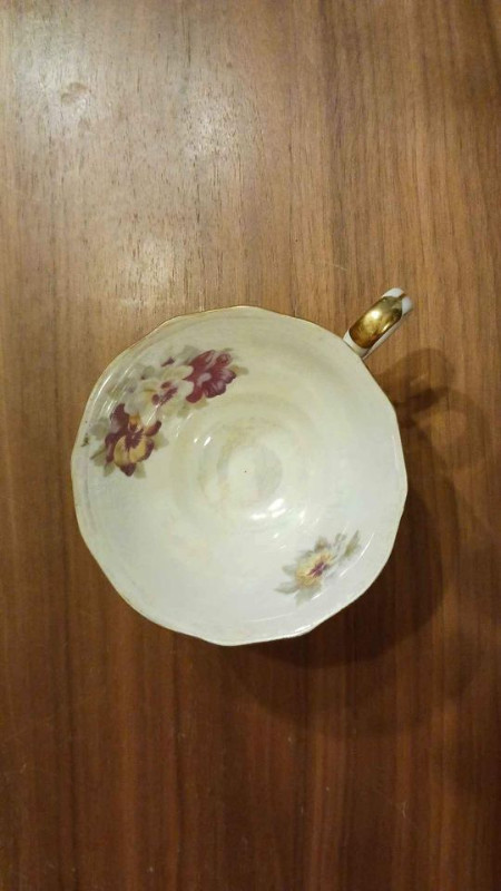 Tasse de thé vintage à trois pattes Gift Craft Fine China Japan dans Art et objets de collection  à Longueuil/Rive Sud - Image 2