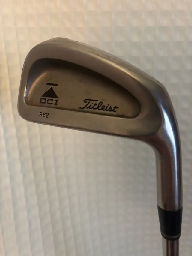 Youth Titleist Right Handed 3 Iron in Golf in Kitchener / Waterloo - Image 2