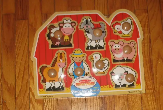 Melissa and Doug  2 Jumbo Knob Wooden Puzzles in Toys in Norfolk County - Image 3