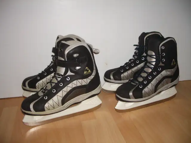 patins chaud _ SOFTEC _ size 10 US men or 11 US homme warm soft in Skates & Blades in City of Montréal - Image 3