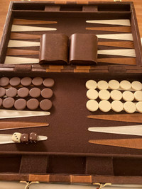 Jeu de backgammon pliant