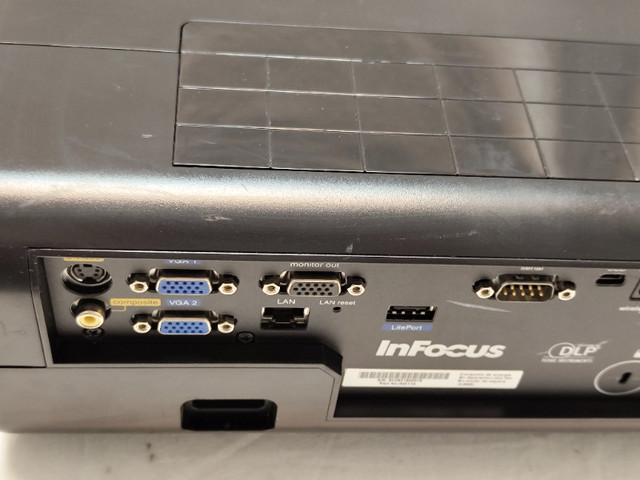 InFocus IN2114 DLP XGA Conference Room Projector 3000 Lumens VGA in General Electronics in City of Toronto - Image 3