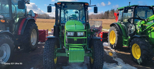 Tractor  dans Équipement agricole  à Moncton - Image 2