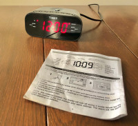 Vintage Clock Radio Alarm Timex AM FM Snooze Digital Electrical 