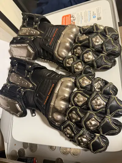 Like new, size M.