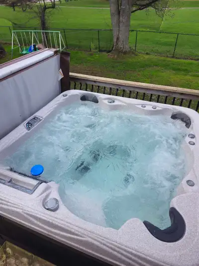 Model Antigua 51FB 2013 well maintained hottub. -3 pumps and a circulation pump For low cost operati...