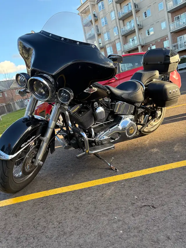 HARLEY DAVIDSON FLS SOFTAIL DELUXE. in Street, Cruisers & Choppers in Oakville / Halton Region - Image 2