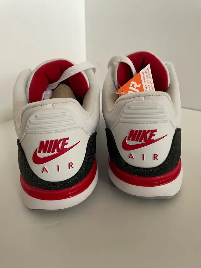 Jordan 3 Nike Zoom Vapor Roger Federer Fire Red 2017 (Men) in Men's Shoes in City of Toronto - Image 6