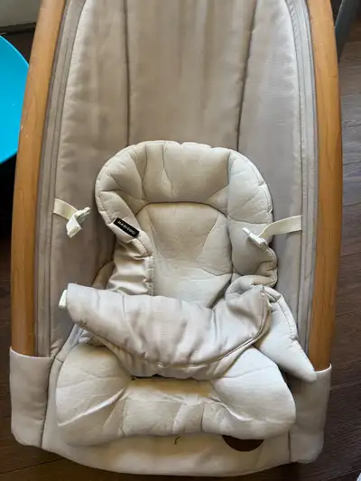 lightly used Maxi Cosí 2-in 1 portable rocker baby chair, View more