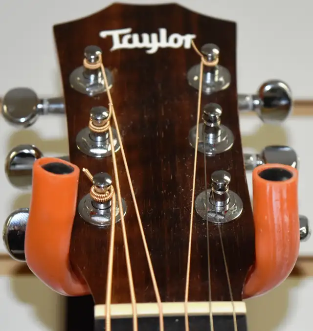 Baby Taylor Acoustic Guitar in Guitars in Peterborough - Image 4