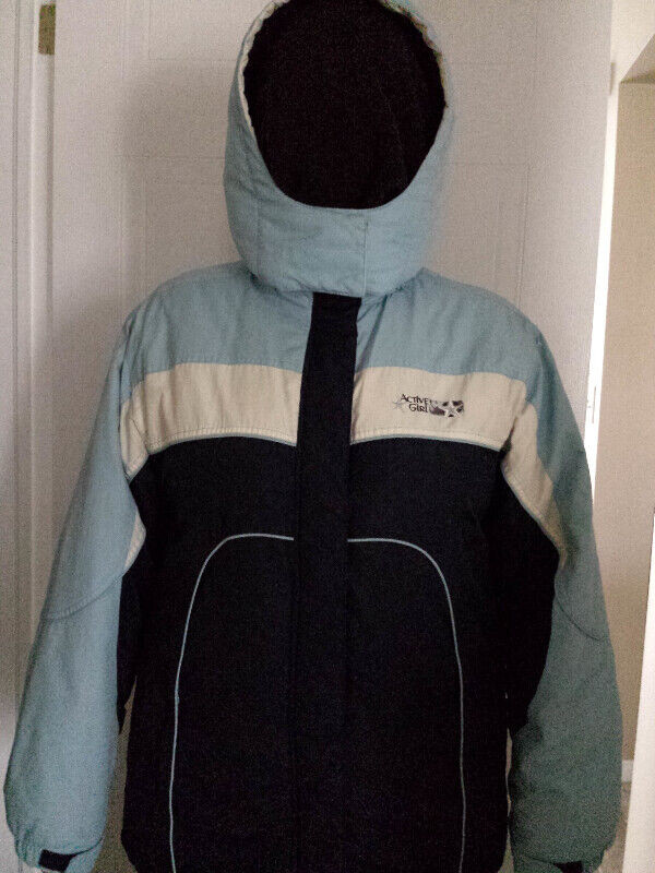 * Winter Jacket  Like NEW : Size 14 - 16 Adult: Clean,Smoke Free in Women's - Tops & Outerwear in Cambridge