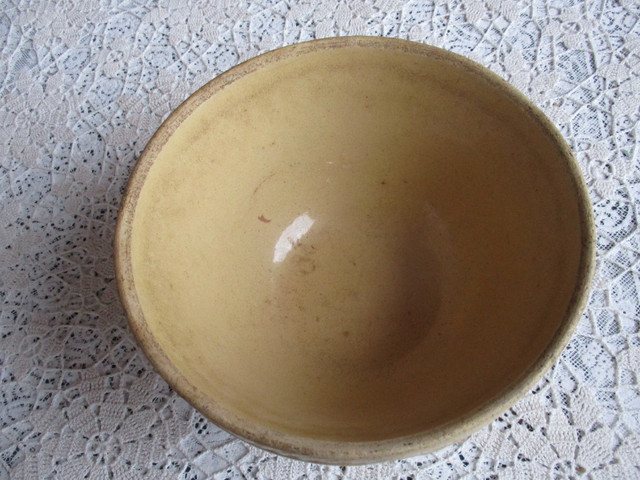 Vintage Yellow Glazed Stripe Stoneware Mixing Bowl in Kitchen & Dining Wares in New Glasgow - Image 2