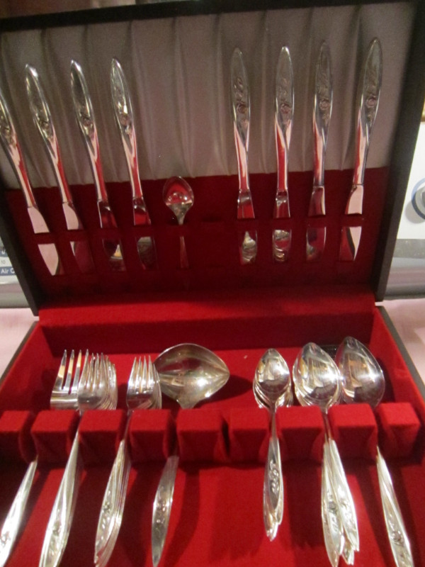 MORNING ROSE silverware set for 8 in Arts & Collectibles in Cole Harbour - Image 2