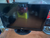 32” LG LCD TV with remote