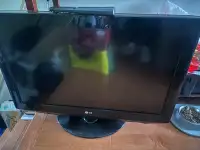 32” LG LCD TV with remote