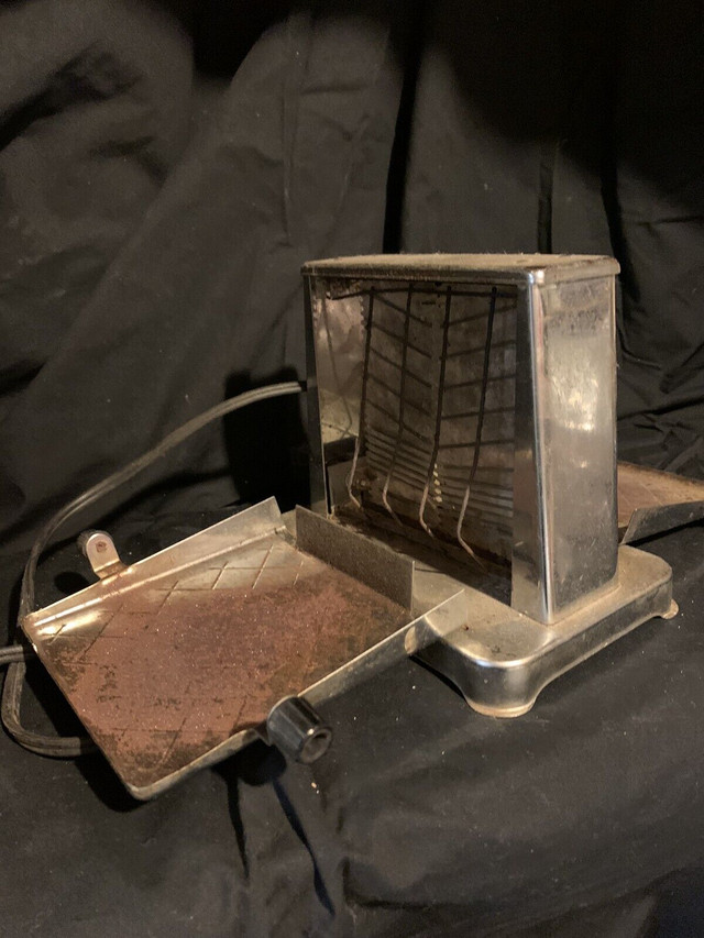 Antique 1930 chrome Flip Toaster dans Grille-pain et fours  à Kitchener / Waterloo - Image 4