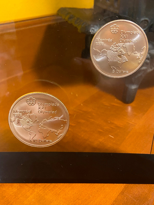 1976 Montreal Canada Olympic Silver Coins in Lucite Bookends in Arts & Collectibles in Oshawa / Durham Region - Image 3