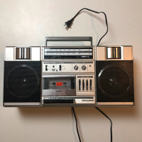 Vintage Sanyo M9825 Stereo Radio Cassette Recorder