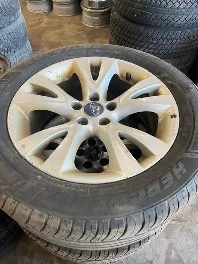 Lots of tread on tires great shape asking 200