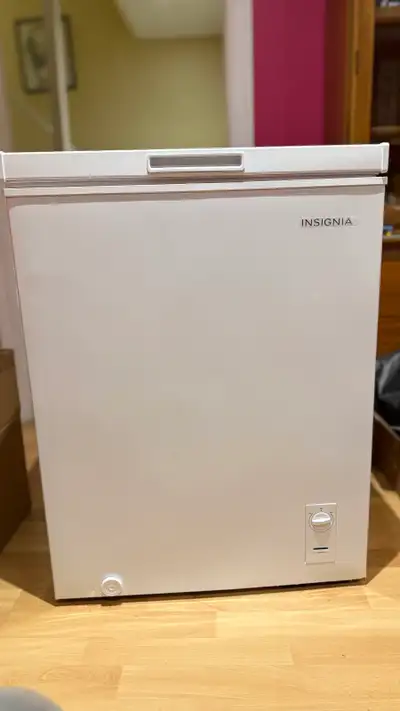 Insignia freezer for repair or parts, View more