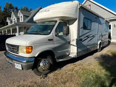 2005 ford f450 Gulf Stream BT cruiser 5291 class B motor home. Came orginally from the states at som...
