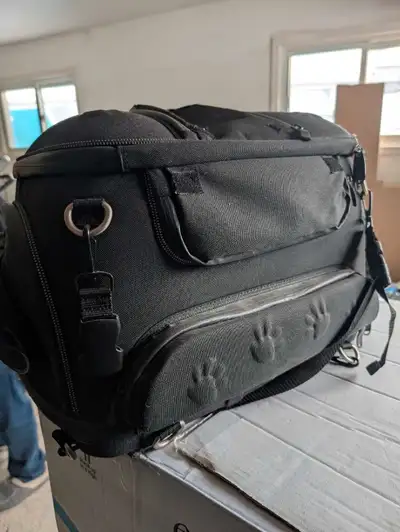Kuryakyn pet Carrier for Motorcycle or ATV etc. litely used. Not needed anymore. 16" x 12" x 14" hig...