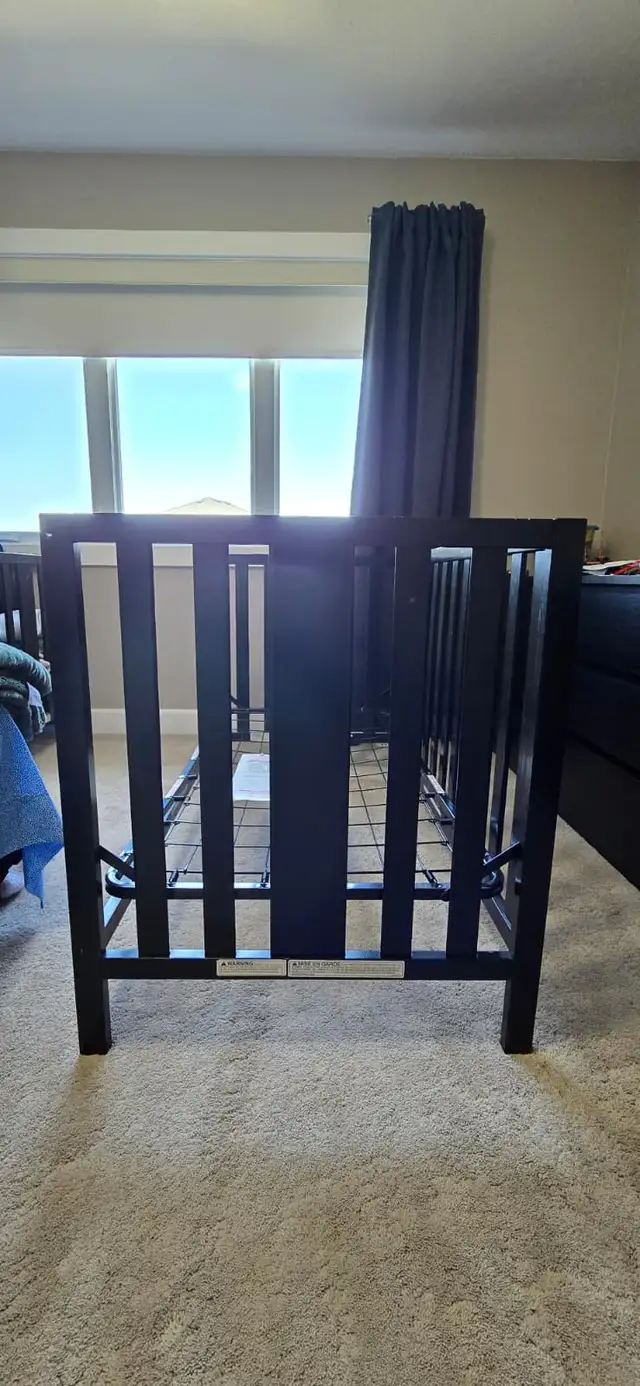 Storkcraft Pacific Convertable Crib, Black. in Cribs in Edmonton - Image 4