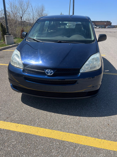 2004 Toyota Sienna 